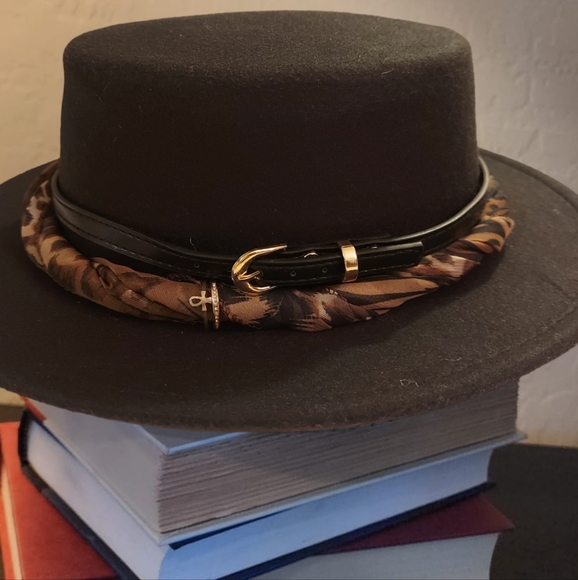 Black Wool Fedora Hat - Picture 2 of 3